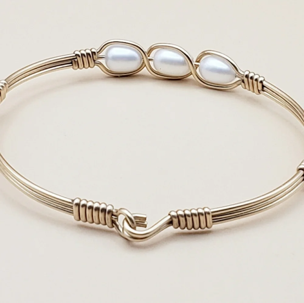 Beautiful 3 Freshwater Pearl Gold Bangle - Picture 5 of 10